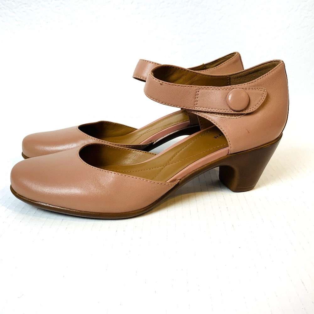 Easy Spirit  Clarice Pump Size 8W Mary Jane in Color Luggage Leather Classic